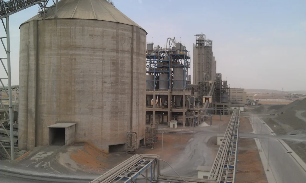 Lafarge cementfabriek Jalabiya - Cementbedrijf Lafarge financierde terrorisme